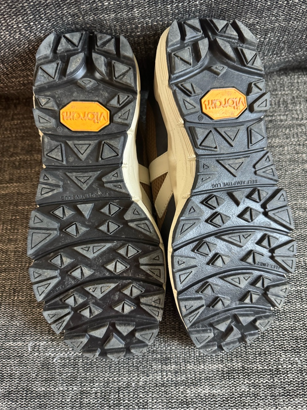 VEJA Dekkan Alveomesh Sneaker - Picture 7 of 8